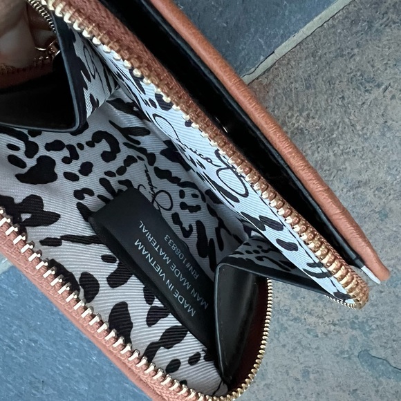 NWT JESSICA SIMPSON PATSY SMALL ZIP AROUND WALLET CASE ORGANIZER - Picture 9 of 10